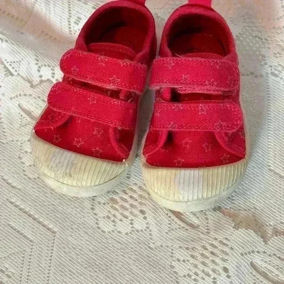 Toddler cat and‎ jack pink shoes with stars - Picture 2 of 6